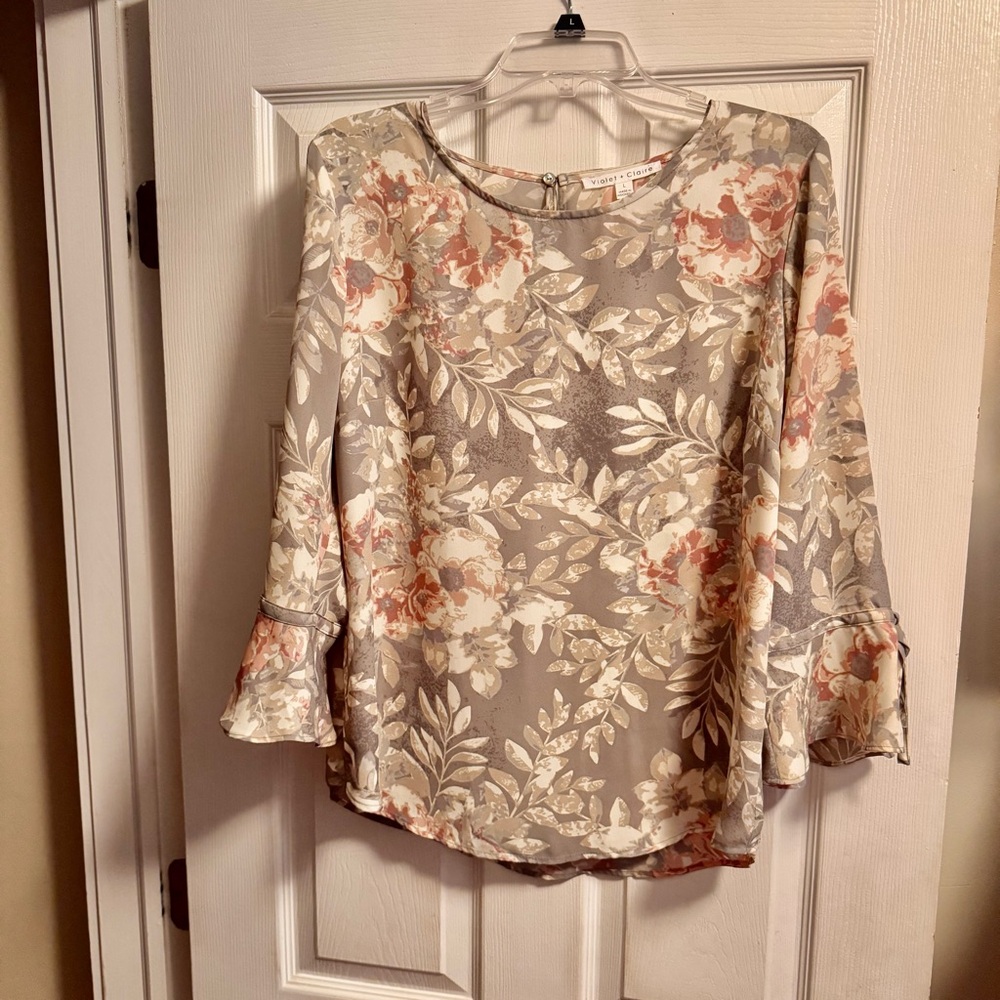 Violet & Claire Floral Blouse - Cream and Coral